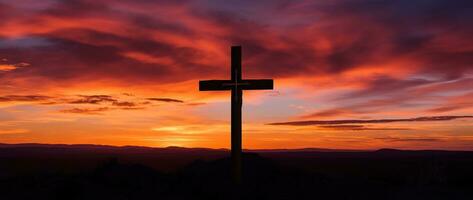 conceito ou conceptual madeira Cruz ou religião símbolo forma sobre uma pôr do sol céu fundo bandeira ai gerado foto