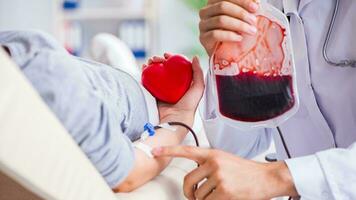 sangue saco doação Centro, transfusão conceito, poupança de vida hospital procedimento, médico fornecem dentro emergência situação foto