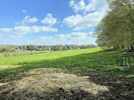 uma vista da zona rural de cheshire em peckforton hills foto