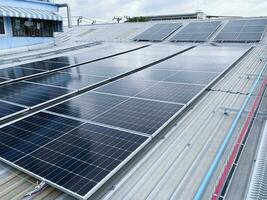 solar painel, alternativo eletricidade fonte - conceito do sustentável recursos. foto