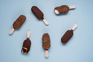 seleção de saborosos sorvetes de chocolate