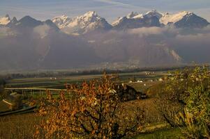 Yvorne, dentro vaud, suíço foto