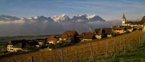 Yvorne, dentro vaud, suíço foto