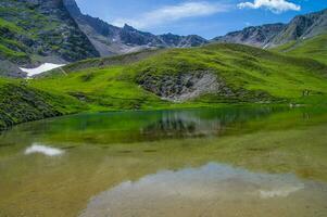 lago cláusula Ceillac inqeyras dentro hautes Alpes dentro França foto