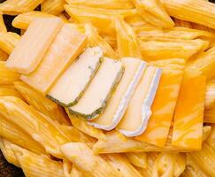 Macarrão Penne massa com queijo em topo Visão foto