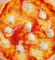 margherita pizza com mozzarella e tomate molho foto