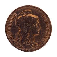 moeda francesa antiga, 10 centavos isolados sobre o branco foto