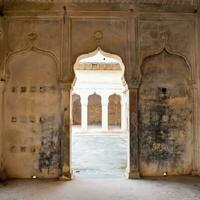 lindo Visão do Orquídea Palácio forte, rajá mahal e chaturbhuj têmpora a partir de jahangir Mahal, orcha, madhya Pradesh, jahangir mahal Orquídea forte dentro orcha, madhya Pradesh, indiano arqueológico sites foto