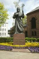 santo adalberto monumento dentro gniezno foto