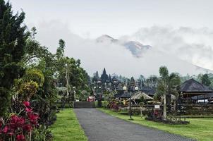 Templo de Besakih famoso ponto turístico em Bali, Indonésia foto