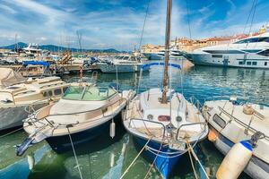 Visão do a velho Porto do saint Tropez, cote d’azur, França foto