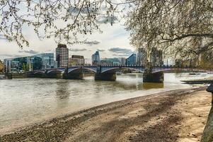 Visão sobre lambeth ponte dentro central Londres, Inglaterra, Reino Unido foto