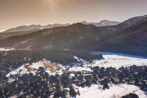 aéreo inverno tatra montanha panorama do zakopane foto