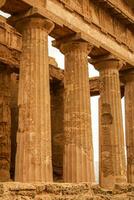 a ruínas do têmpora do concórdia, vale do templos, Agrigento, Sicília, Itália foto