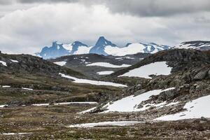 Veobrean geleira visto a partir de brilho montanha Jotunheimen nacional parque, Noruega foto