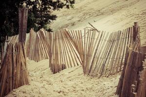 a famoso duna do pyla cercas, a Altíssima areia duna dentro Europa foto