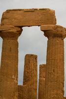 a ruínas do têmpora do concórdia, vale do templos, Agrigento, Sicília, Itália foto