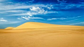 deserto areia dunas em nascer do sol foto