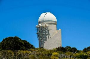 a observatório às a topo do a montanha foto