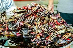 uma ampla tigela do caranguejos ser preparado para venda foto