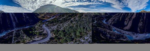 zangão panorama sobre a mirador de janovas desfiladeiro e a rio ara dentro a espanhol Pirineus foto