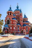 lindo Visão do Kazan Igreja a ortodoxo Igreja dentro a cidade do irkutsk dentro a nome do a Kazan ícone do a mãe do Deus. foto