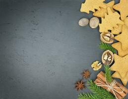 Natal fundo com Pão de gengibre biscoitos e especiarias foto