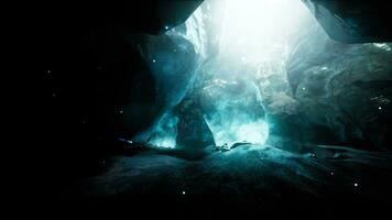 lindo gelo caverna interior às geleira nacional parque foto