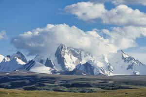 kizil-perguntador geleira, kakshaal também dentro a tian Shan montanha alcance perto a chinês fronteira, naryn região, Quirguistão foto