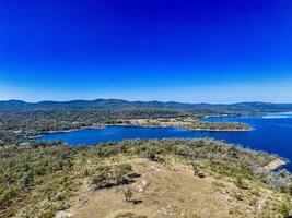 aéreo Visão a partir de uma zangão ocupado às copetão barragem norte costas Fora perto Inverell, Novo sul País de Gales, 2360, Austrália foto