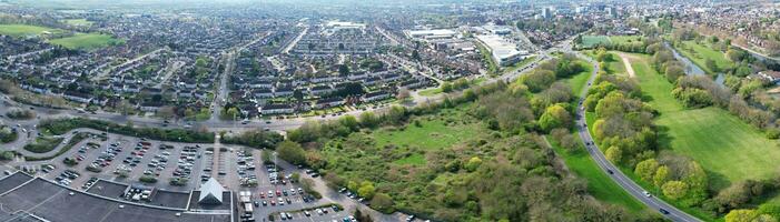 Alto ângulo Largo panorâmico Visão do armazém edifícios às Bedford central cidade. a Bedford é histórico cidade do Inglaterra Reino Unido. abril 22, 2023 foto