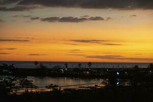 pôr do sol sobre uma porta dentro a caribe foto