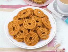 indiano tradicional gujarati lanche chakli foto