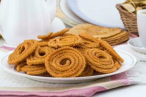 indiano tradicional gujarati lanche chakli foto