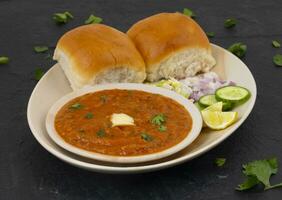 pav bhaji é uma indiano tradicional popular rua velozes Comida foto