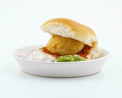 indiano famoso rua Comida vada pav é uma vegetariano velozes Comida prato a partir de Maharashtra foto