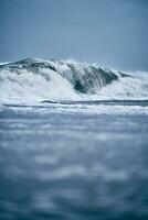enorme onda às a norte mar foto