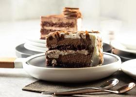 Bolo De Mousse De Chocolate, Bolo De Chocolate Com Recheio De Creme foto