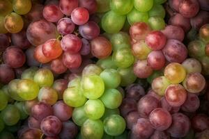 ai gerado verde e Preto uvas Como fundo. topo Visão do natural uva, cheio tela imagem foto