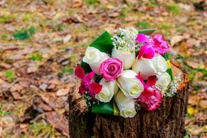 nupcial ramalhete em velho e elegante foto