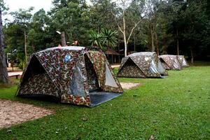 acampamento dentro a floresta phu wiang nacional parque, khon kaen , Tailândia foto