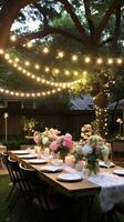 ai gerado uma lindo ao ar livre jardim festa completo com fada luzes e floral centros de mesa. foto