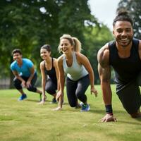 ai gerado uma grupo do pessoas fazendo uma estilo bootcamp exercite-se junto, com uma treinador conduzindo a caminho foto