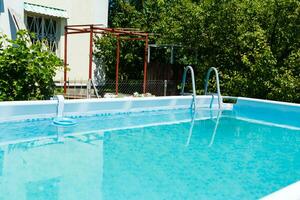 privado natação piscina às horário de verão foto