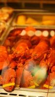 a vermelho lagostas prato dentro a mercado do a boston foto