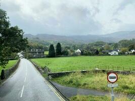 uma Visão do a lago distrito perto Keswick em uma nublado dia foto