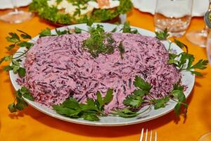 delicioso 'suba' salada para Novo anos festivo mesa iguarias foto