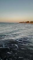 panorama do mar Egeu na ilha de rhodes na grécia foto