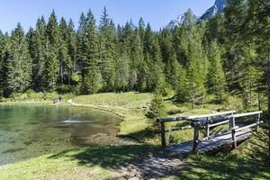 vislumbres da cidade montanhosa de Sappada foto