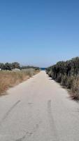 rua na ilha de rhodes na grécia foto